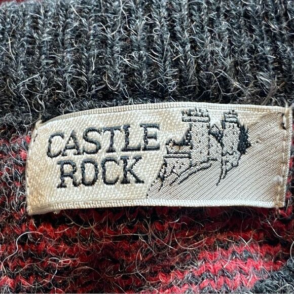 Castle Rock Crew Neck Long Sleeve Red Gray Plaid Sweater Size Medium - Picture 3 of 9